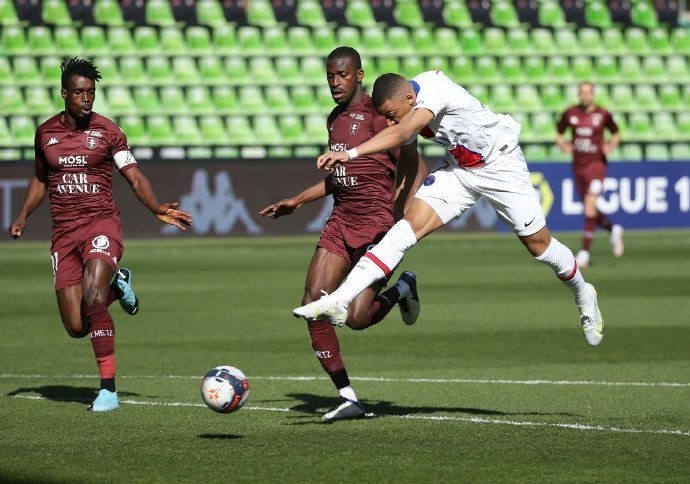  法甲半程盘点 巴黎领跑优势缩水至五分  