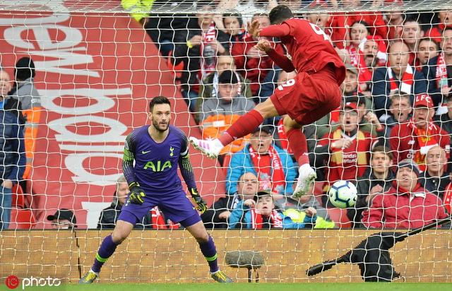  曼城补时绝杀登顶积分榜  