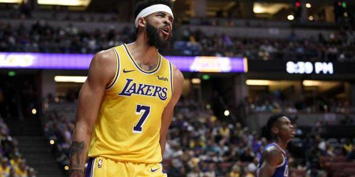  艾顿统治内线开拓者大胜活塞收获赛季第28场胜利  