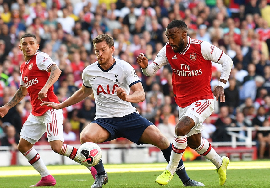  热刺凯恩点射破门一球小胜布伦特福德